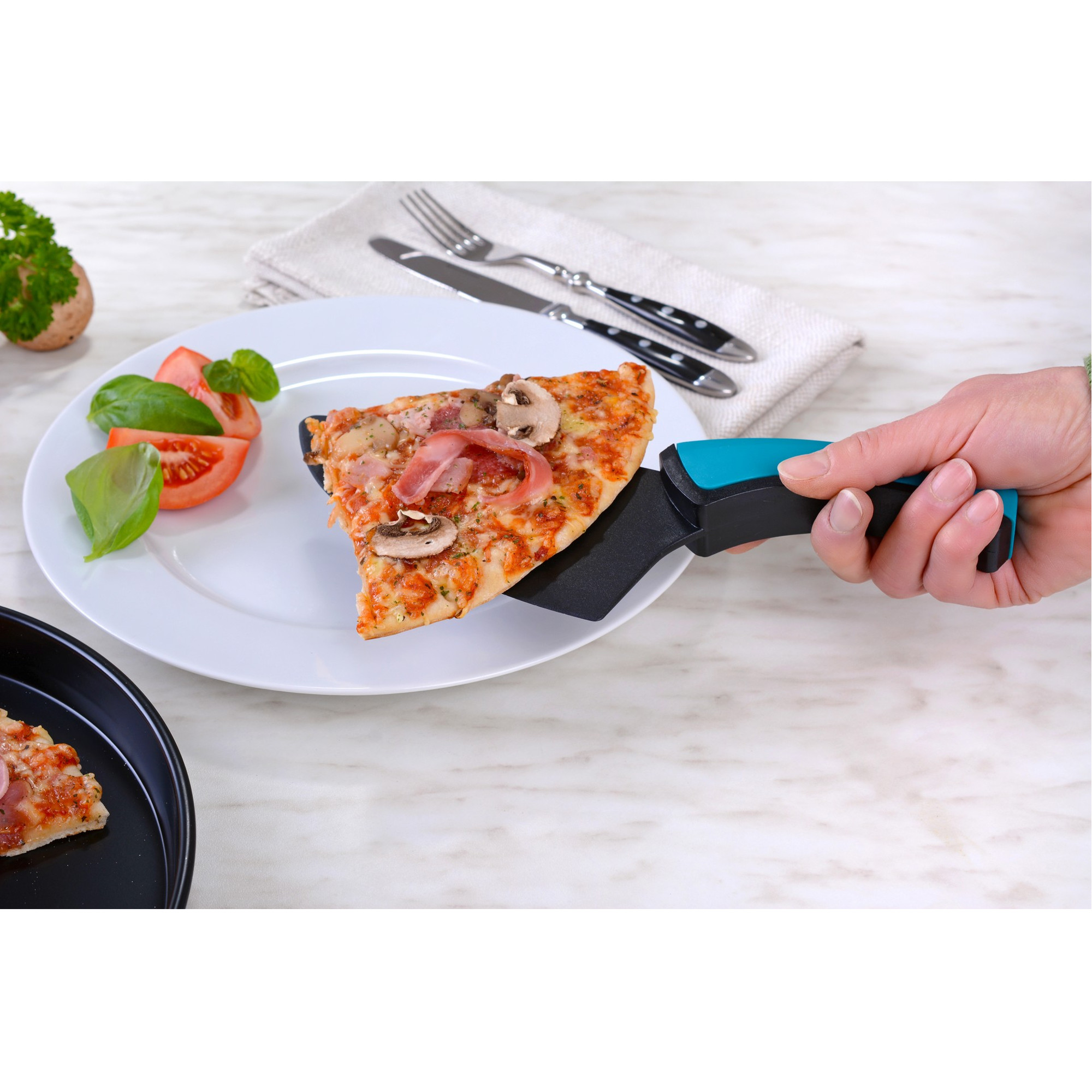 Pizzamesser/Pizzaheber aus hitzebeständigem Kunststoff